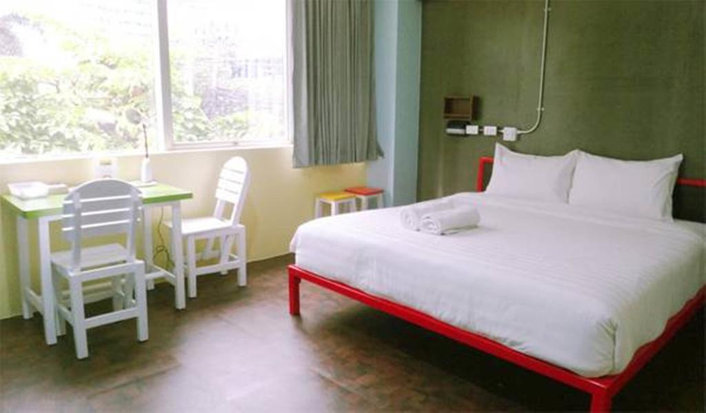 Saphaipae Hostel Bangkok Exterior foto